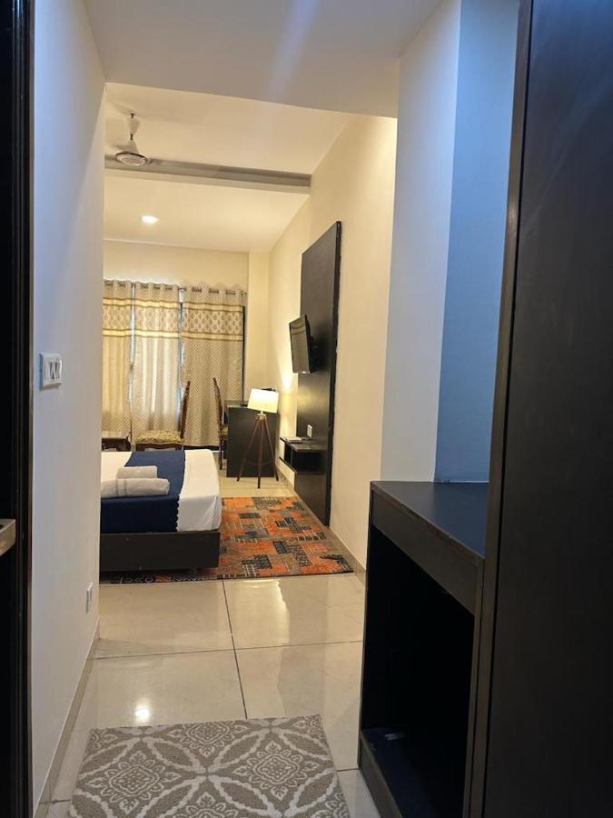 Jb Residency Zirakpur !! Top Rated & Most Awarded Property In Zirakpur Hotell Exteriör bild
